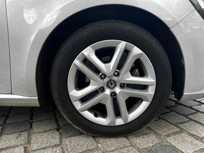 RENAULT MEGANE IV Grandtour 2017