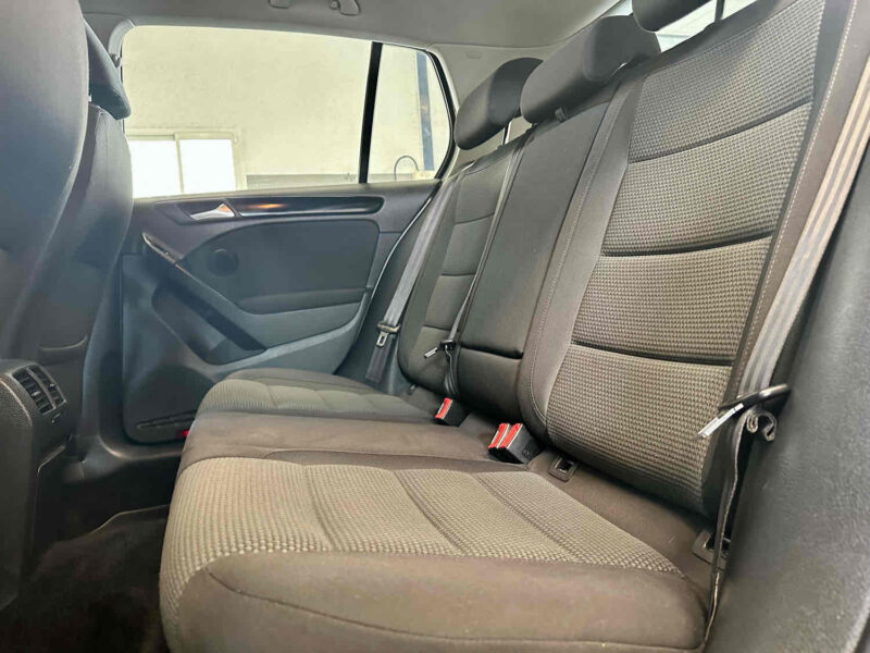 VOLKSWAGEN GOLF  2012