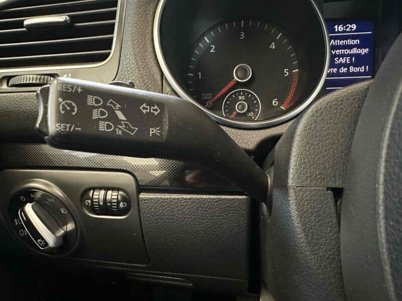 VOLKSWAGEN GOLF  2012