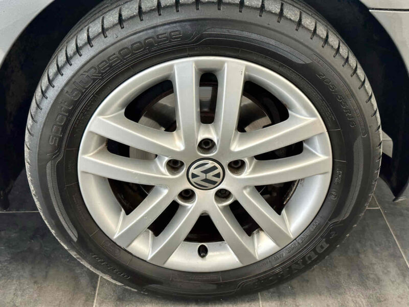 VOLKSWAGEN GOLF  2012