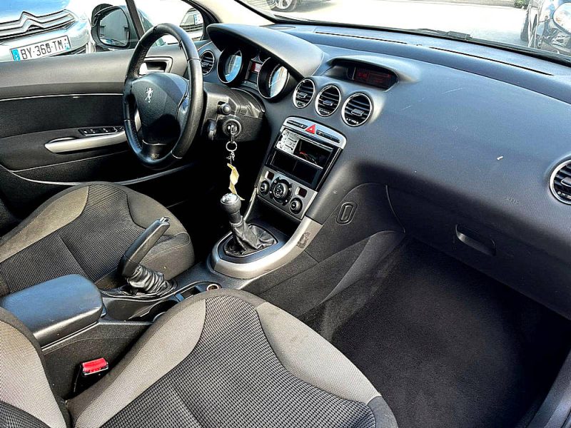 PEUGEOT 3081.6 HDi 110 Premium 