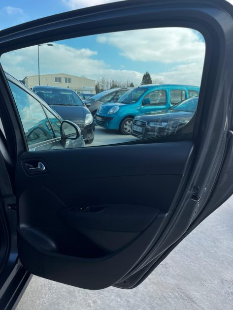 PEUGEOT 3081.6 HDi 110 Premium 