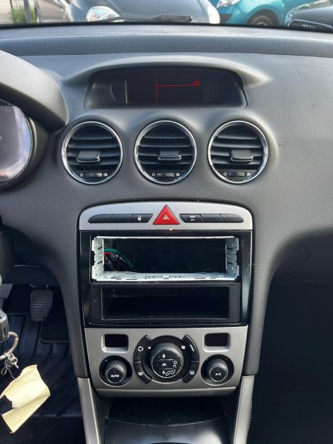 PEUGEOT 3081.6 HDi 110 Premium 