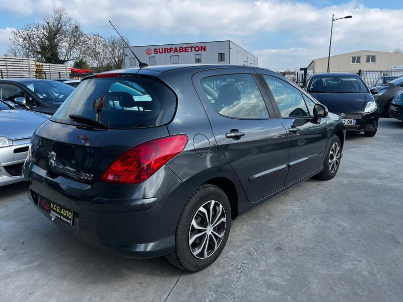 PEUGEOT 3081.6 HDi 110 Premium 