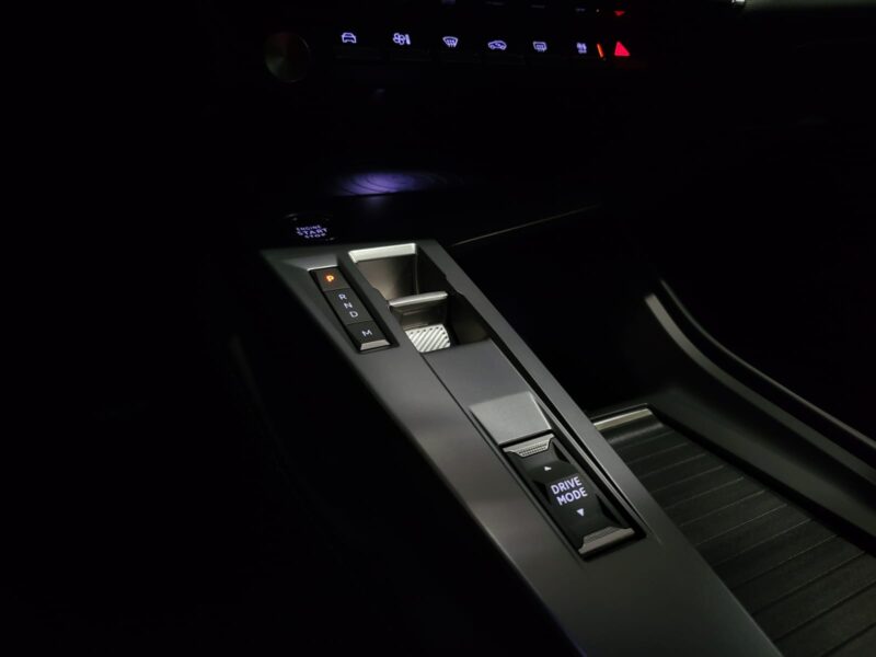 PEUGEOT 308 III PureTech 130cv EAT8 GT PACK TOIT OUVRANT / CARPLAY / SIEGES ELECT MEMOIRE CHAUFF