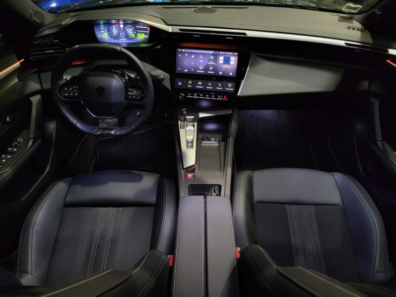 PEUGEOT 308 III PureTech 130cv EAT8 GT PACK TOIT OUVRANT / CARPLAY / SIEGES ELECT MEMOIRE CHAUFF