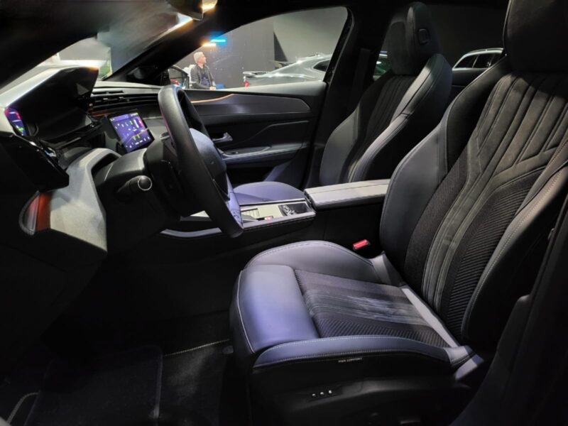 PEUGEOT 308 III PureTech 130cv EAT8 GT PACK TOIT OUVRANT / CARPLAY / SIEGES ELECT MEMOIRE CHAUFF