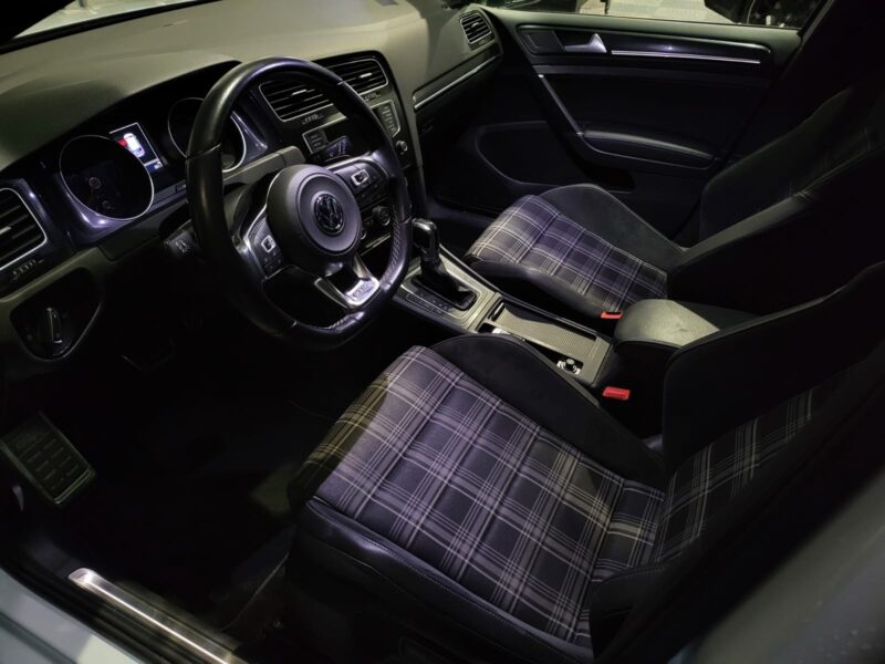 VOLKSWAGEN GOLF VII 7/ 2.0 GTD 184cv /TOIT OUVRANT/ CARPLAY/SUIVIE VOLKSWAGEN