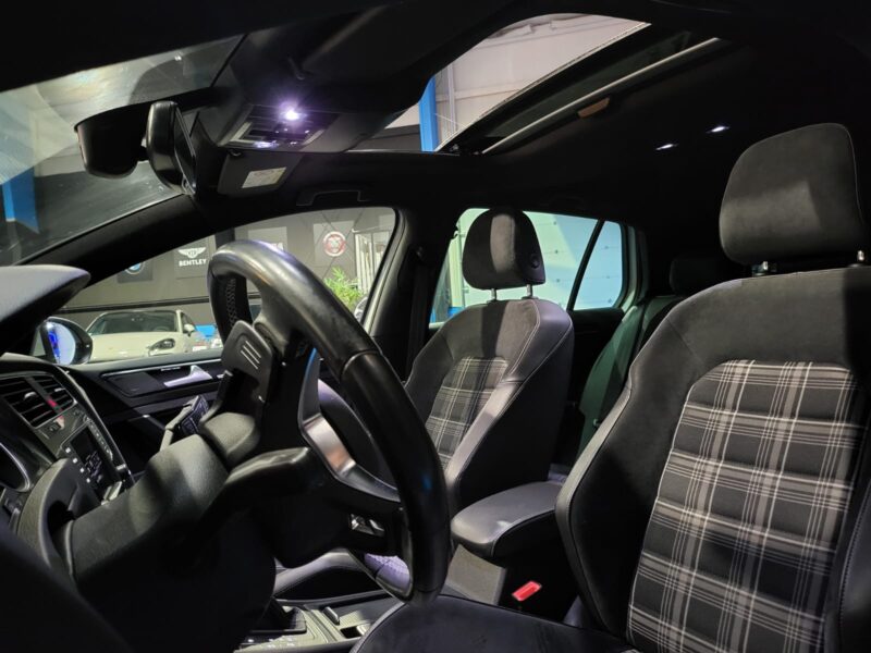 VOLKSWAGEN GOLF VII 7/ 2.0 GTD 184cv /TOIT OUVRANT/ CARPLAY/SUIVIE VOLKSWAGEN