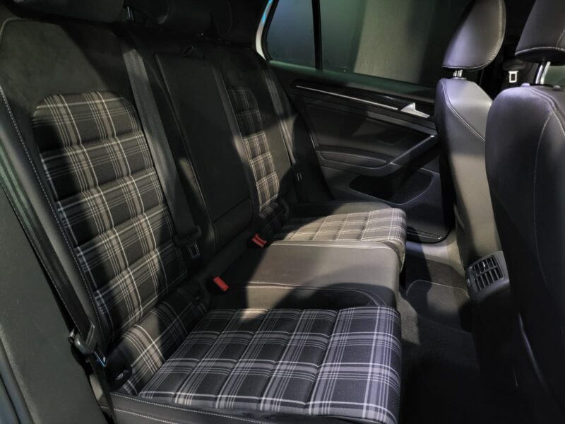 VOLKSWAGEN GOLF VII 7/ 2.0 GTD 184cv /TOIT OUVRANT/ CARPLAY/SUIVIE VOLKSWAGEN