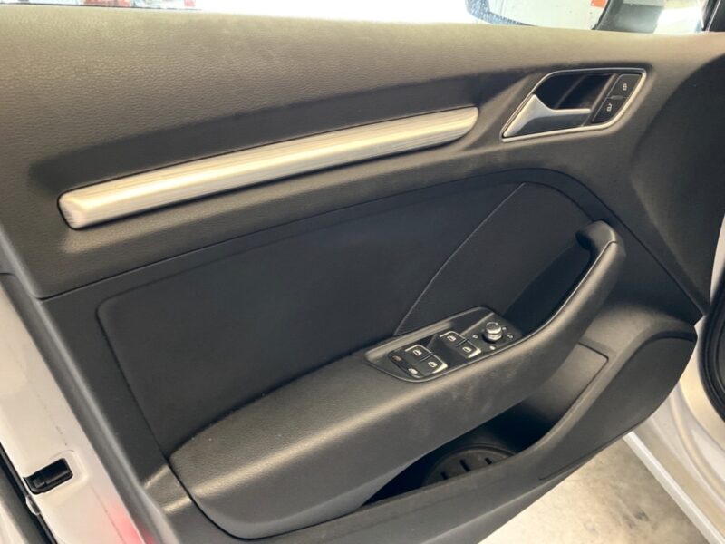 AUDI A3 III SPORTBACK 2.0 TDI 150 Cv TOIT OUVRANT BOITE AUTO S-TRONIC 7 CUIR CAMERA GPS Garantie1an