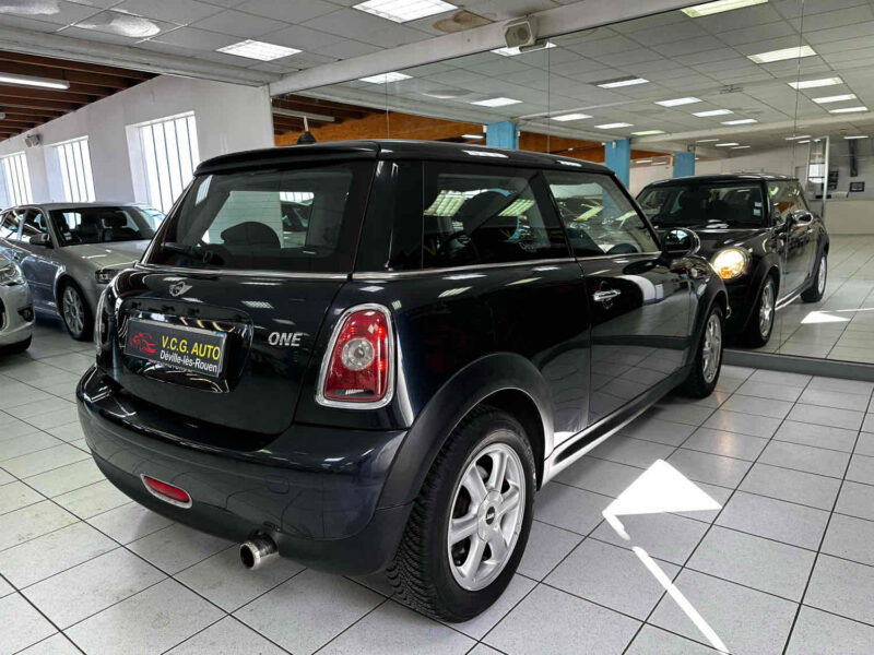 MINI Cooper 41.4i 95ch ONE
