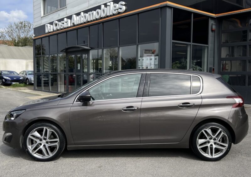 PEUGEOT 308 II 1.6 THP 155 Cv FELINE / TOIT PANO CAMERA RECUL ECRAN GPS CRIT AIR 1 - Garantie1an