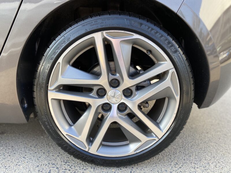 PEUGEOT 308 II 1.6 THP 155 Cv FELINE / TOIT PANO CAMERA RECUL ECRAN GPS CRIT AIR 1 - Garantie1an