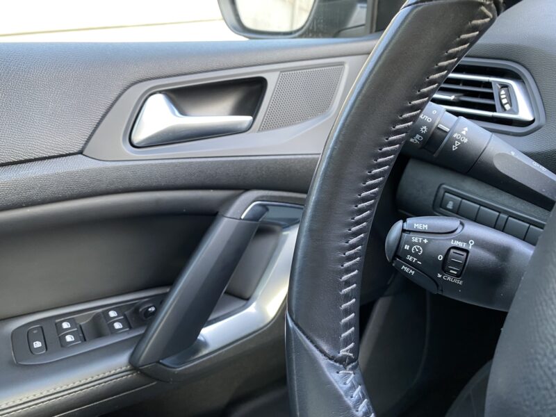 PEUGEOT 308 II 1.6 THP 155 Cv FELINE / TOIT PANO CAMERA RECUL ECRAN GPS CRIT AIR 1 - Garantie1an