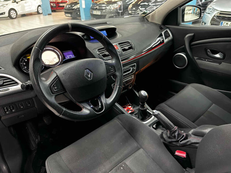 RENAULT MEGANE III Coupé 1.5 dCi 105 eCo2 Dynamique Pack RS