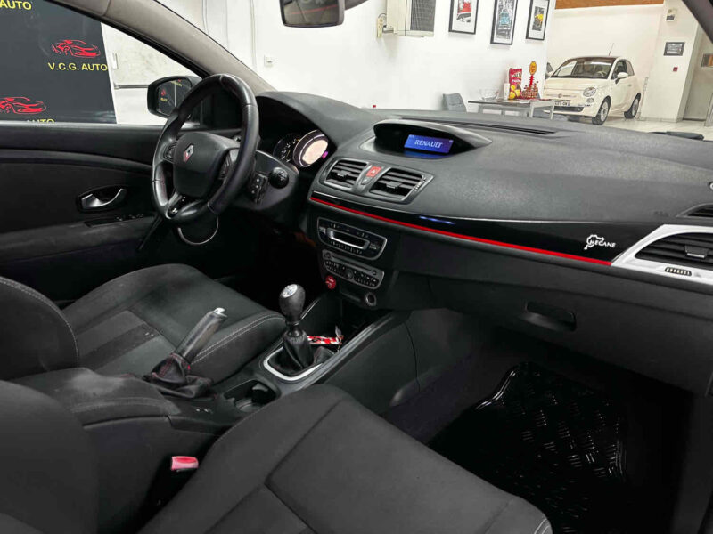 RENAULT MEGANE III Coupé 1.5 dCi 105 eCo2 Dynamique Pack RS