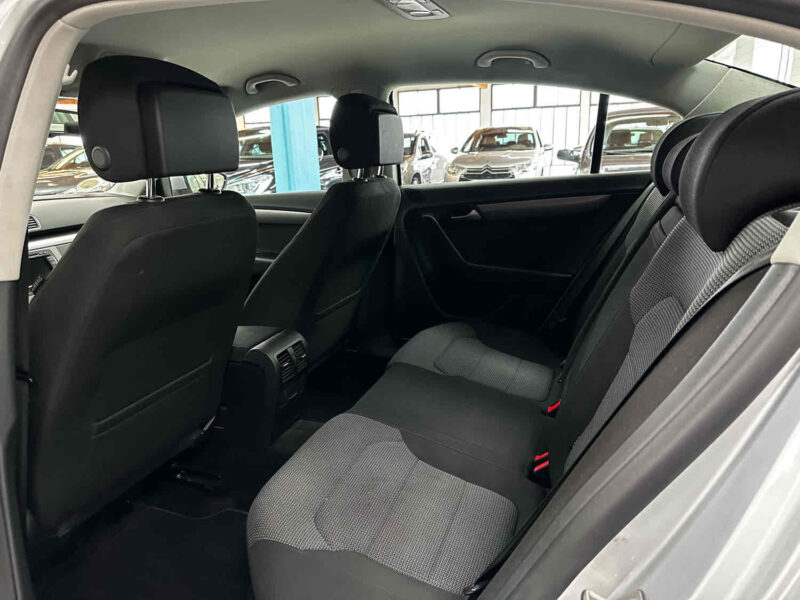 VOLKSWAGEN PASSAT B7 1.6 TDI 105ch Confortline Business