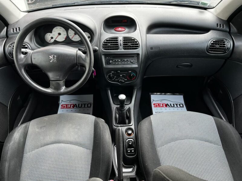 PEUGEOT 206 2003