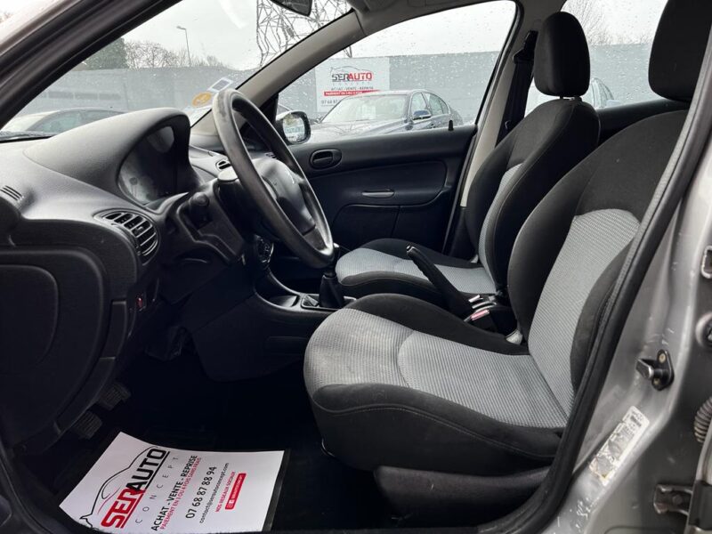 PEUGEOT 206 2003