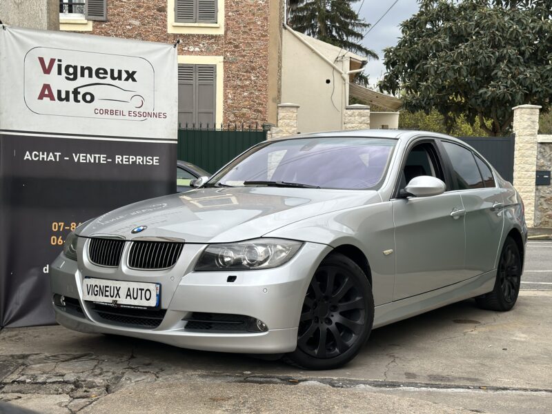 BMW 325 i PACK LUXE BOITE AUTOMATIQUE PAYER EN 4 X 