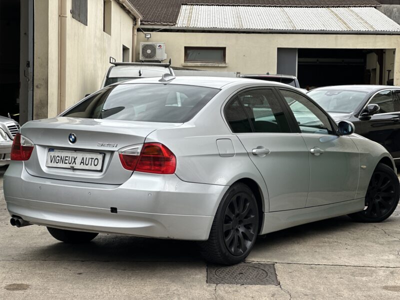 BMW 325 i PACK LUXE BOITE AUTOMATIQUE PAYER EN 4 X 