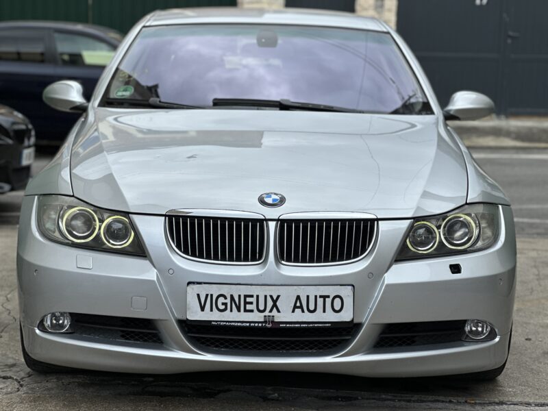 BMW 325 i PACK LUXE BOITE AUTOMATIQUE PAYER EN 4 X 