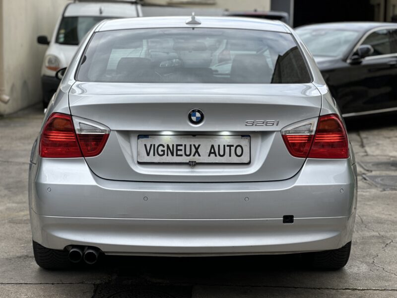 BMW 325 i PACK LUXE BOITE AUTOMATIQUE PAYER EN 4 X 