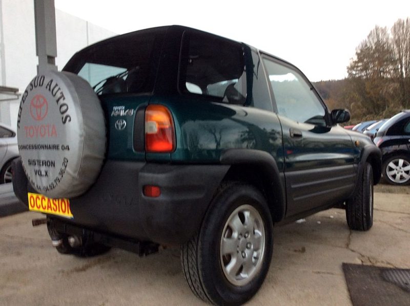 TOYOTA RAV 4 2.0 GX 129 CV ATTELAGE 10CV ESSENCE 