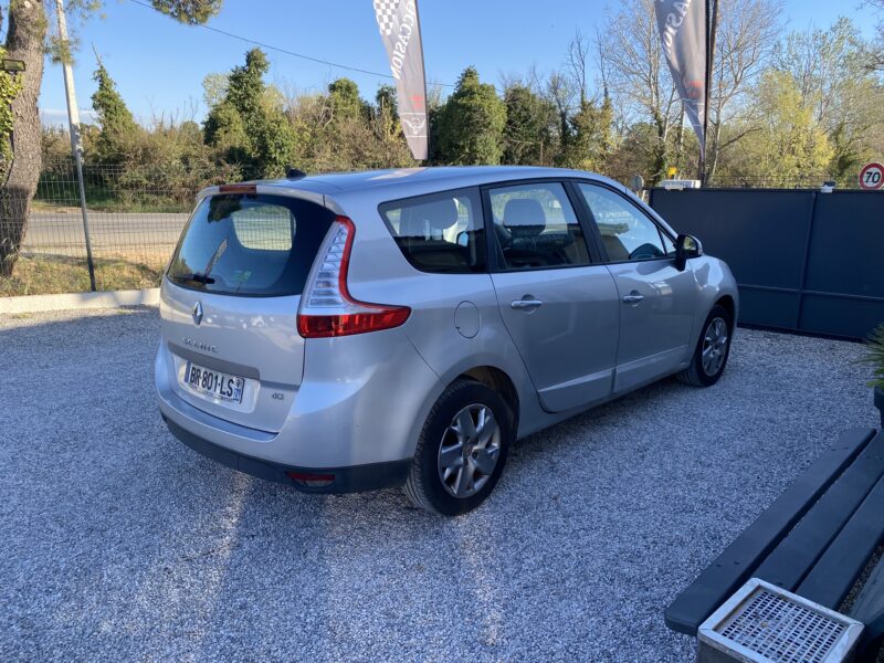 RENAULT GRAND SCÉNIC III 2011