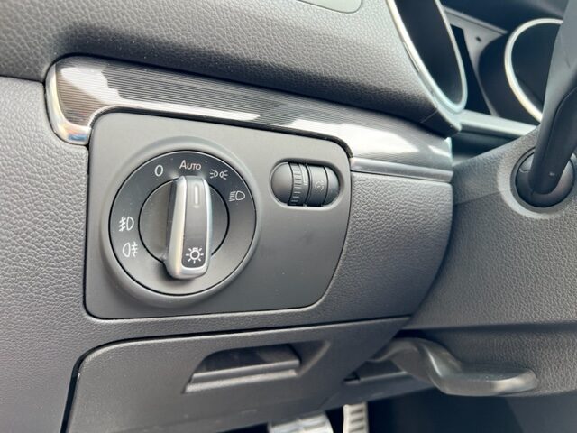 Volkswagen GOLF VI 1,4 TSI 160CH CABRIOLET DSG7 CARAT 