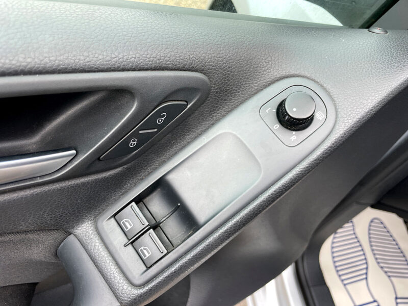 VOLKSWAGEN GOLF VI 2012