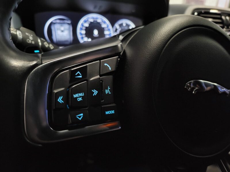 JAGUAR F-PACE 2.0 BI-TURBO 240 CV 25d AWD R-SPORT CAMERA/ SIEGE ELECTRIQUE / PACK BLACK