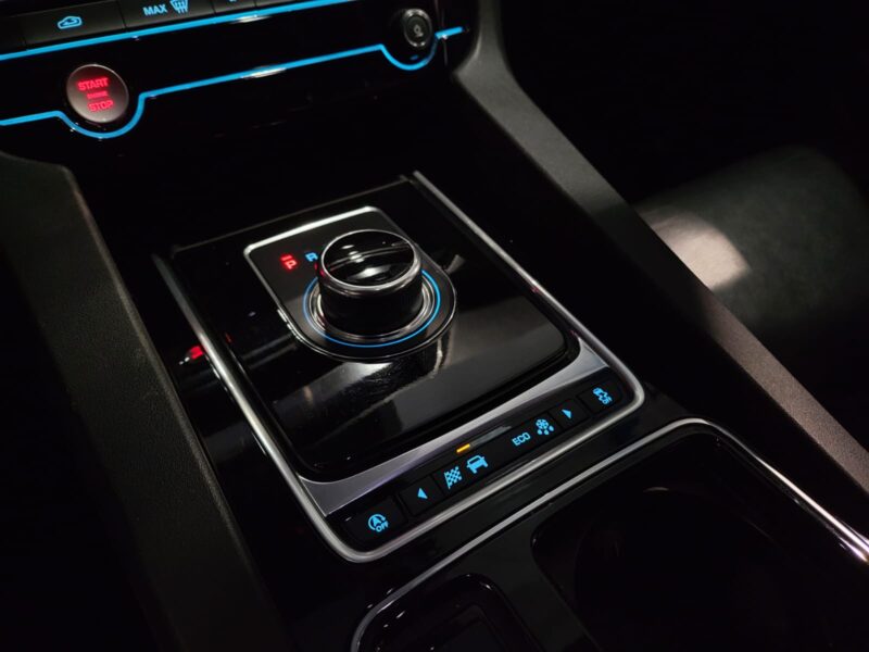 JAGUAR F-PACE 2.0 BI-TURBO 240 CV 25d AWD R-SPORT CAMERA/ SIEGE ELECTRIQUE / PACK BLACK