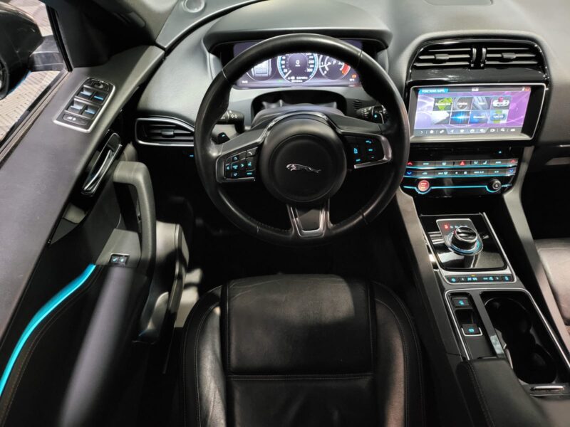 JAGUAR F-PACE 2.0 BI-TURBO 240 CV 25d AWD R-SPORT CAMERA/ SIEGE ELECTRIQUE / PACK BLACK