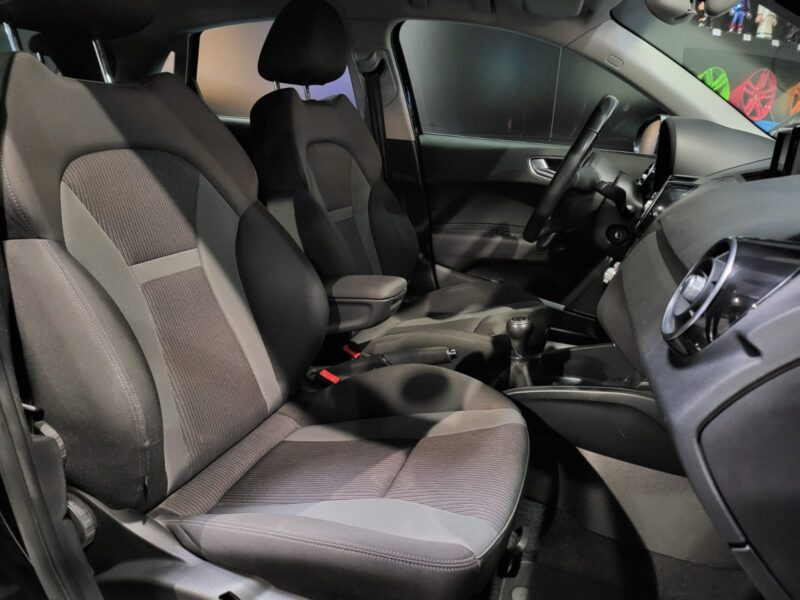 AUDI A1 ULTRA SPORTBACK 1.4 TDI 90cv AMBITION TOIT GRIS