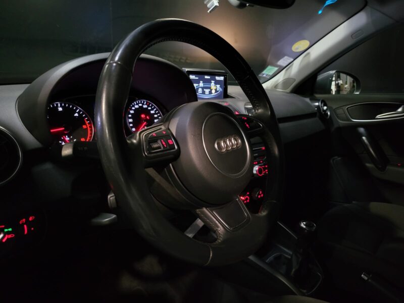 AUDI A1 ULTRA SPORTBACK 1.4 TDI 90cv AMBITION TOIT GRIS