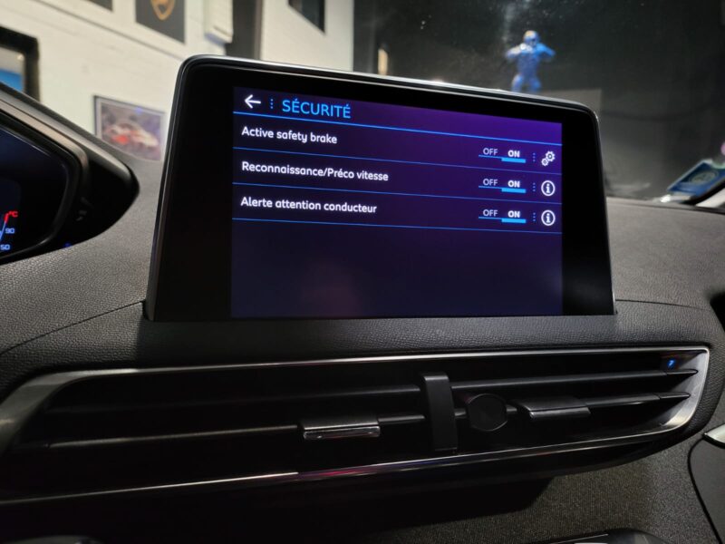 PEUGEOT 3008 II 1.2 PureTech 130cv EAT8 ALLURE 1er MAIN ENTRETIEN PEUGEOT