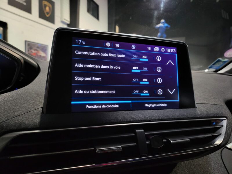 PEUGEOT 3008 II 1.2 PureTech 130cv EAT8 ALLURE 1er MAIN ENTRETIEN PEUGEOT