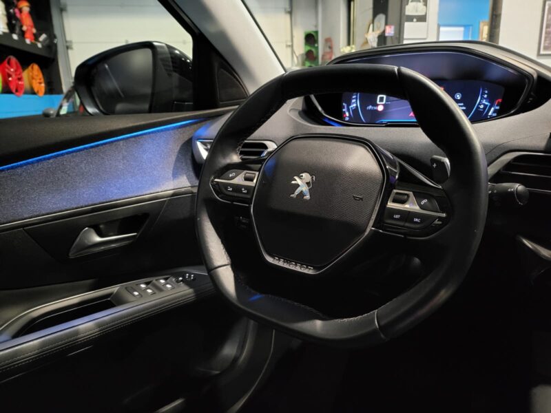 PEUGEOT 3008 II 1.2 PureTech 130cv EAT8 ALLURE 1er MAIN ENTRETIEN PEUGEOT