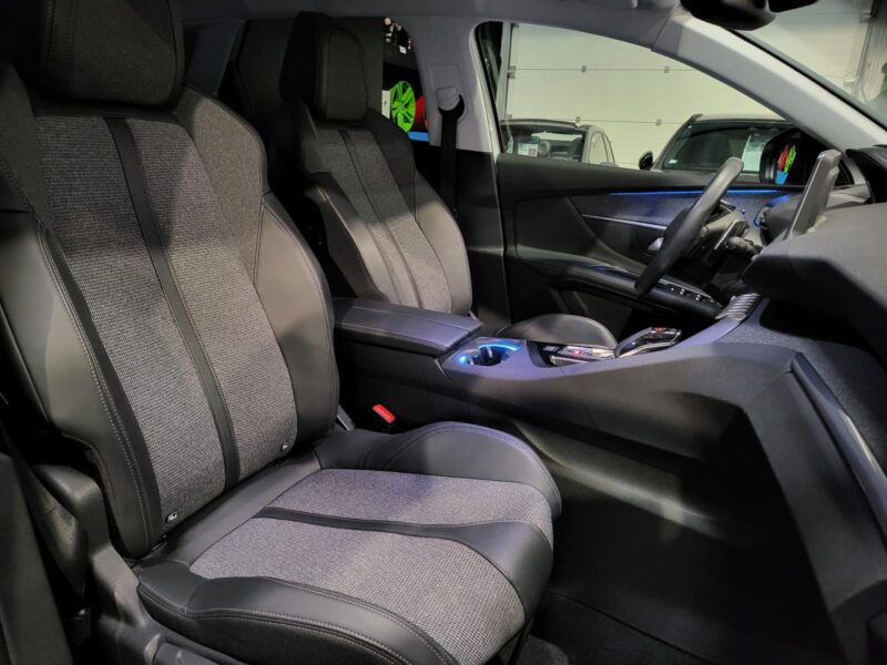 PEUGEOT 3008 II 1.2 PureTech 130cv EAT8 ALLURE 1er MAIN ENTRETIEN PEUGEOT