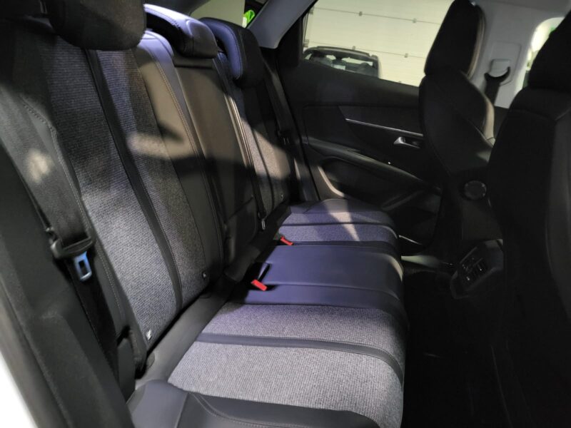 PEUGEOT 3008 II 1.2 PureTech 130cv EAT8 ALLURE 1er MAIN ENTRETIEN PEUGEOT