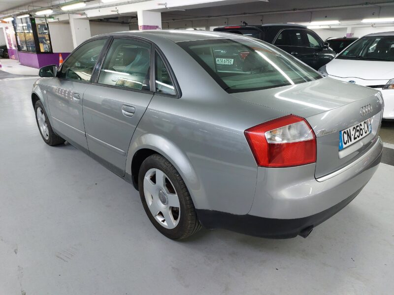 AUDI A4 2.0 130 PACK RIEN A PREVOIR
