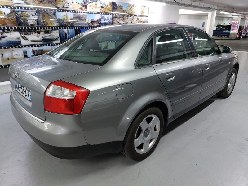 AUDI A4 2.0 130 PACK RIEN A PREVOIR