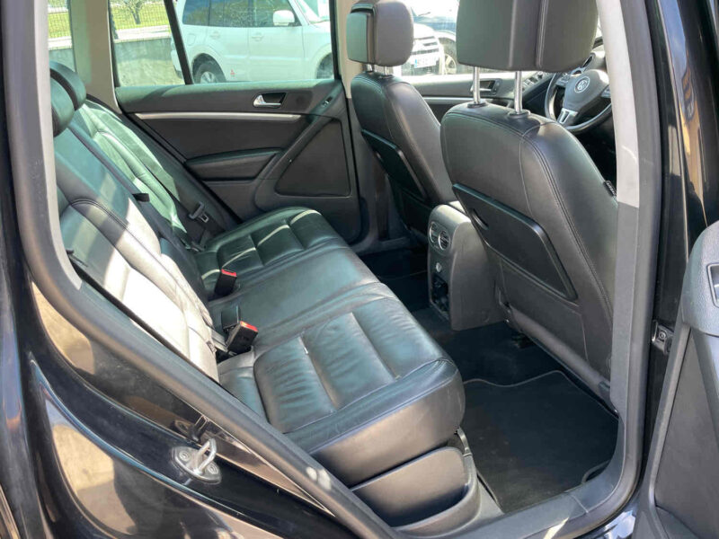 VOLKSWAGEN TIGUAN 2011
