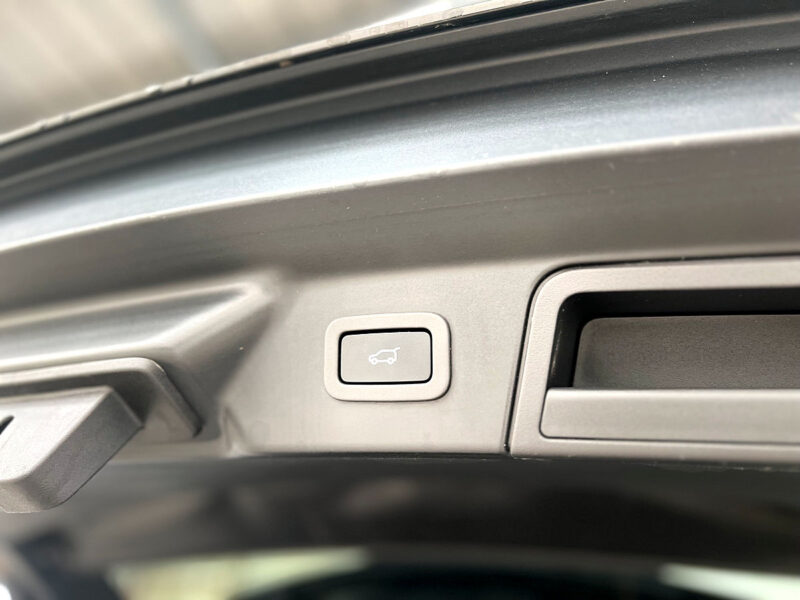 LAND ROVER RANGE ROVER VELAR3.0 D300 S AWD 1ER M