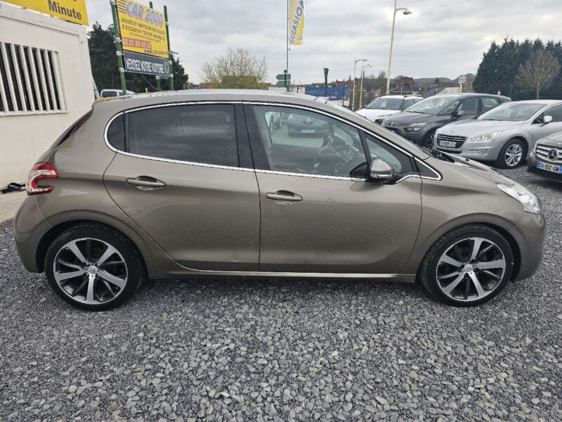 PEUGEOT 208 1.6 HDI 115 CHV FELINE 