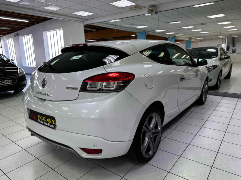 RENAULT MEGANE III Coupé 2.0 dCi 165ch GT