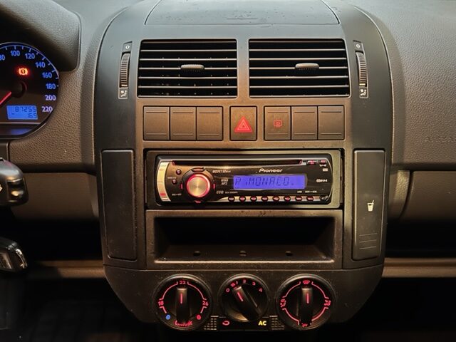 VOLKSWAGEN POLO 1,4 HIGHLINE AUTOMATIQUE  2003