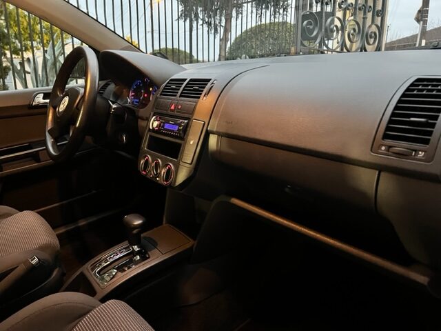 VOLKSWAGEN POLO 1,4 HIGHLINE AUTOMATIQUE  2003